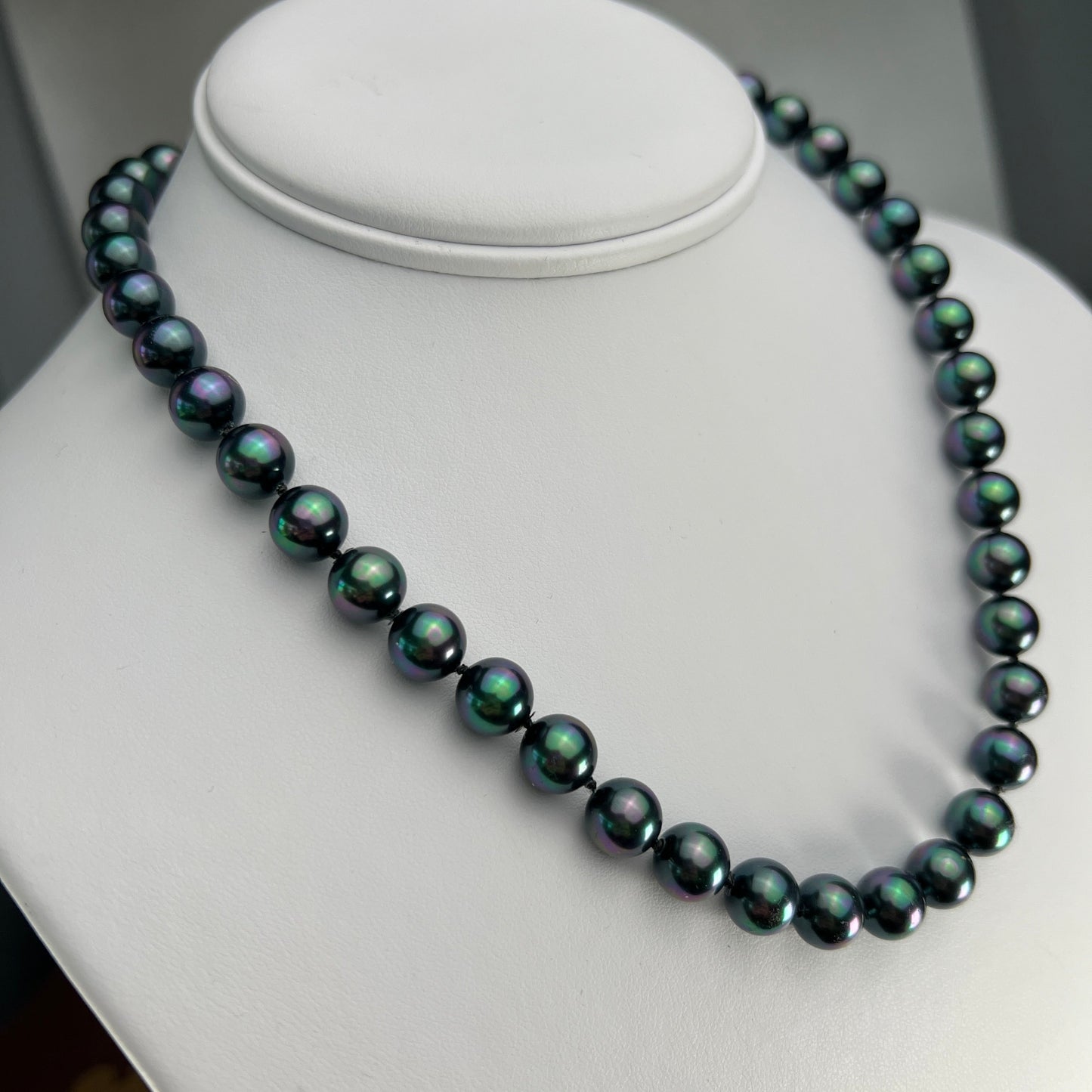 AUCTION WIN - RESERVED**  Peacock faux pearl strand with 14k yellow gold clasp